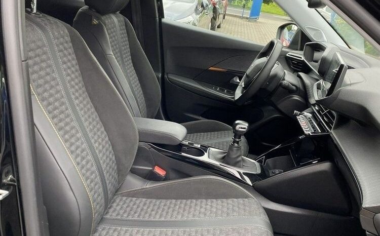 PEUGEOT 2008  | FWD (przód) | Manualna | 110 KM | Czarny full