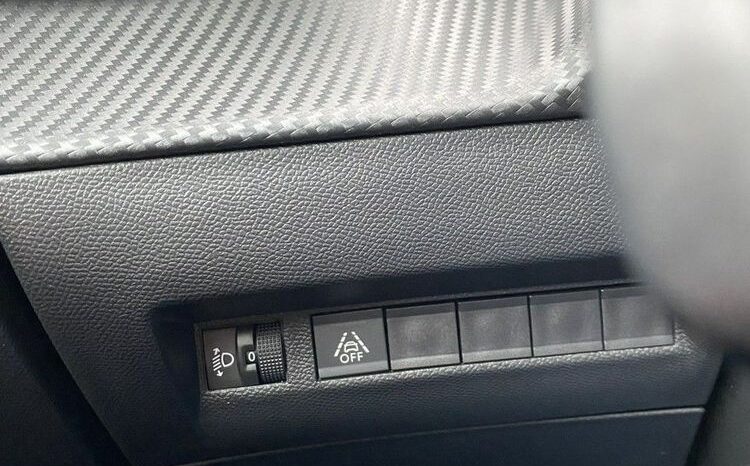 PEUGEOT 2008  | FWD (przód) | Manualna | 110 KM | Czarny full