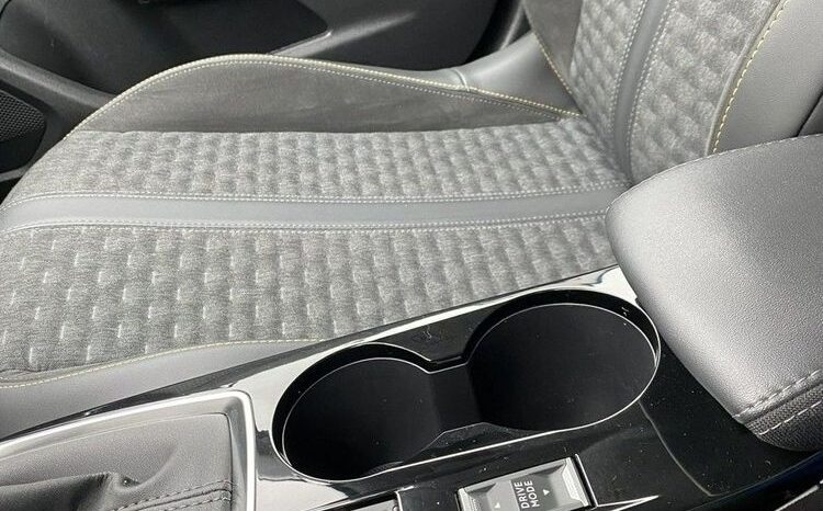 PEUGEOT 2008  | FWD (przód) | Manualna | 110 KM | Czarny full