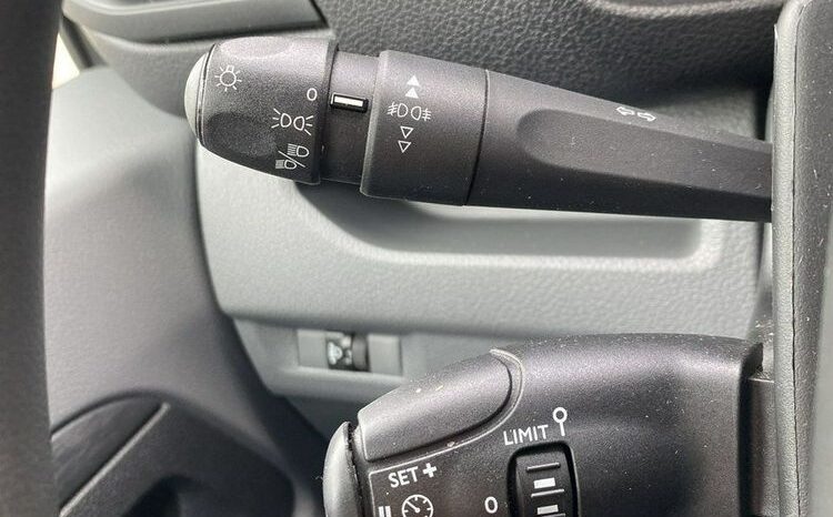 OPEL Vivaro | FWD (przód) | Manualna | 144 KM | Srebrny full