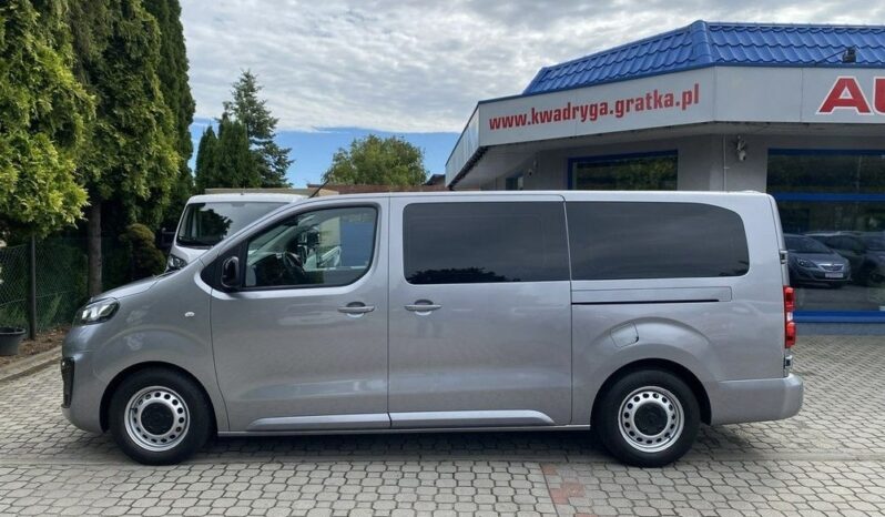 OPEL Vivaro | FWD (przód) | Manualna | 144 KM | Srebrny full