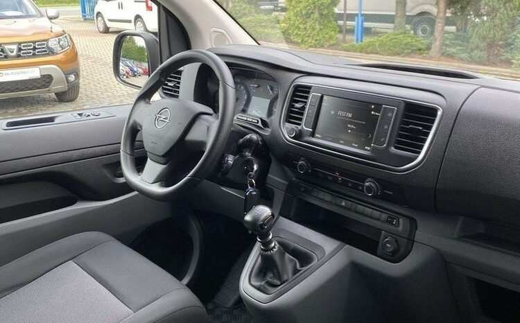 OPEL Vivaro | FWD (przód) | Manualna | 144 KM | Srebrny full