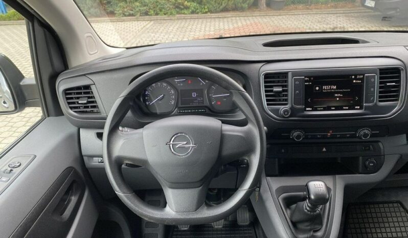 OPEL Vivaro | FWD (przód) | Manualna | 144 KM | Srebrny full