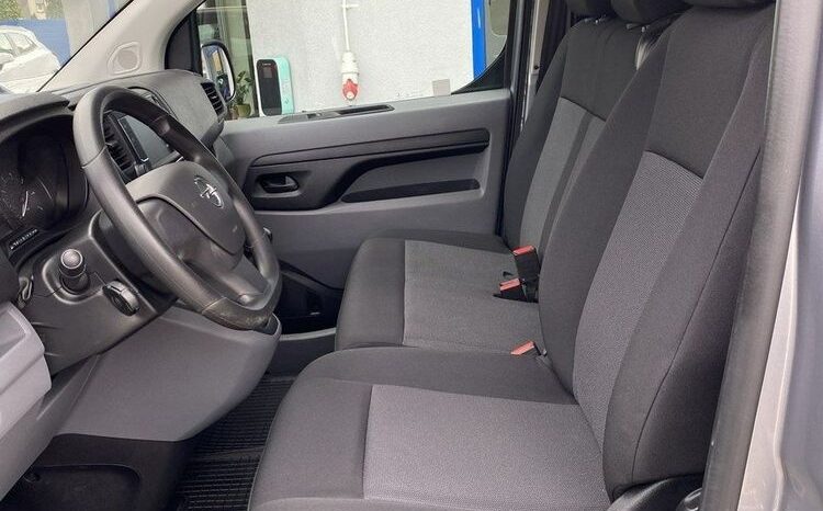 OPEL Vivaro | FWD (przód) | Manualna | 144 KM | Srebrny full