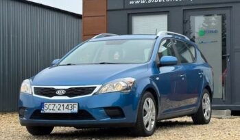 KIA Ceed  | FWD (przód) | Manualna | 90 KM | Niebieski full