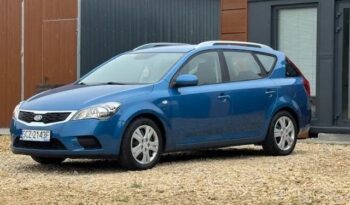 KIA Ceed  | FWD (przód) | Manualna | 90 KM | Niebieski full