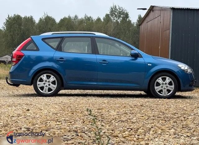 KIA Ceed  | FWD (przód) | Manualna | 90 KM | Niebieski full