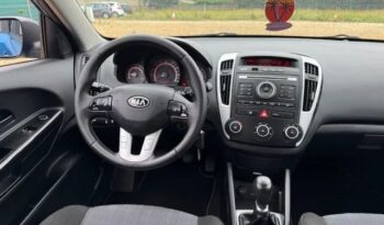 KIA Ceed  | FWD (przód) | Manualna | 90 KM | Niebieski full