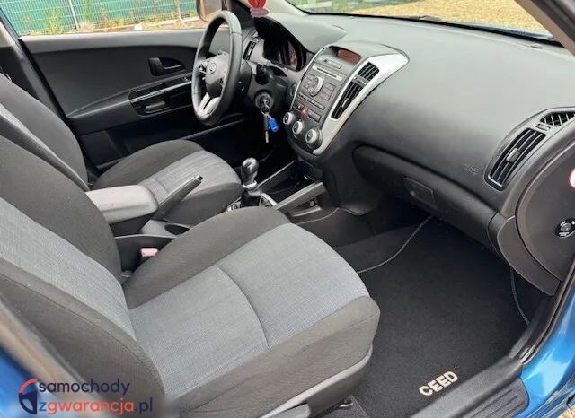 KIA Ceed  | FWD (przód) | Manualna | 90 KM | Niebieski full