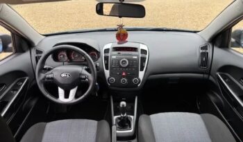 KIA Ceed  | FWD (przód) | Manualna | 90 KM | Niebieski full