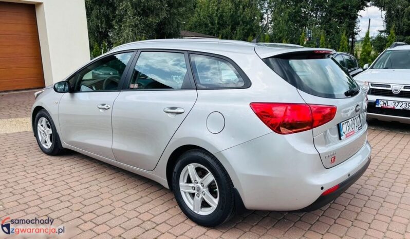 KIA Ceed  | FWD (przód) | Manualna | 135 KM | Srebrny full