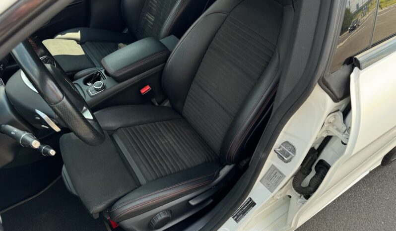 MERCEDES-BENZ CLA  | 4×4 (stały) | Automatyczna | 184 KM | Biały full