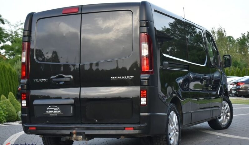 RENAULT   Trafic     121 KM    Manualna    FWD (przód)    Czarny full