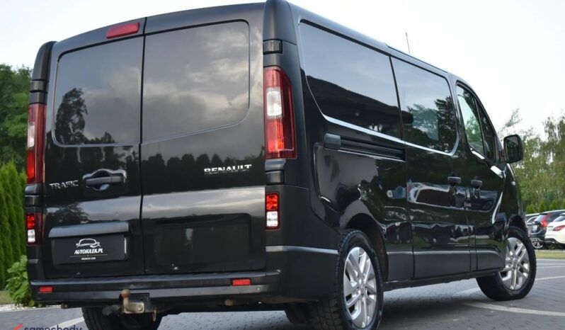RENAULT   Trafic     121 KM    Manualna    FWD (przód)    Czarny full