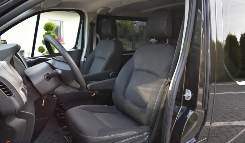 RENAULT   Trafic     121 KM    Manualna    FWD (przód)    Czarny full