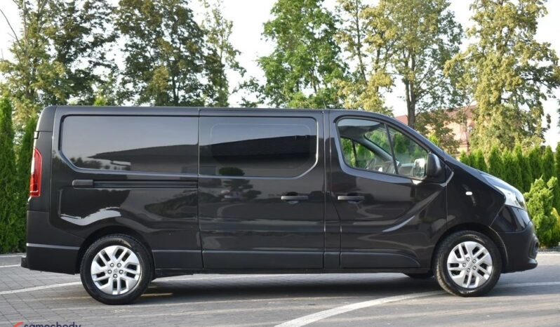 RENAULT   Trafic     121 KM    Manualna    FWD (przód)    Czarny full