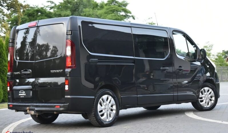RENAULT   Trafic     121 KM    Manualna    FWD (przód)    Czarny full