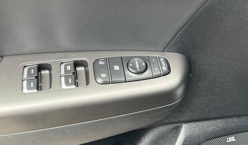 KIA   Sportage     177 KM    Manualna    FWD (przód)    Czarny full