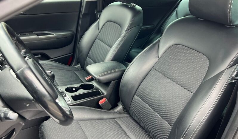 KIA   Sportage     177 KM    Manualna    FWD (przód)    Czarny full