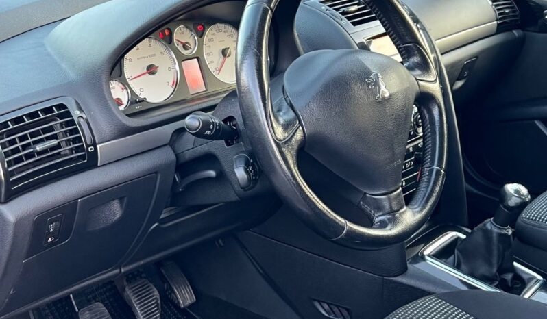 PEUGEOT   407     140 KM    Manualna    FWD (przód)    Bordowy full