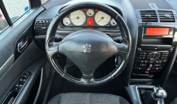 PEUGEOT   407     140 KM    Manualna    FWD (przód)    Bordowy full
