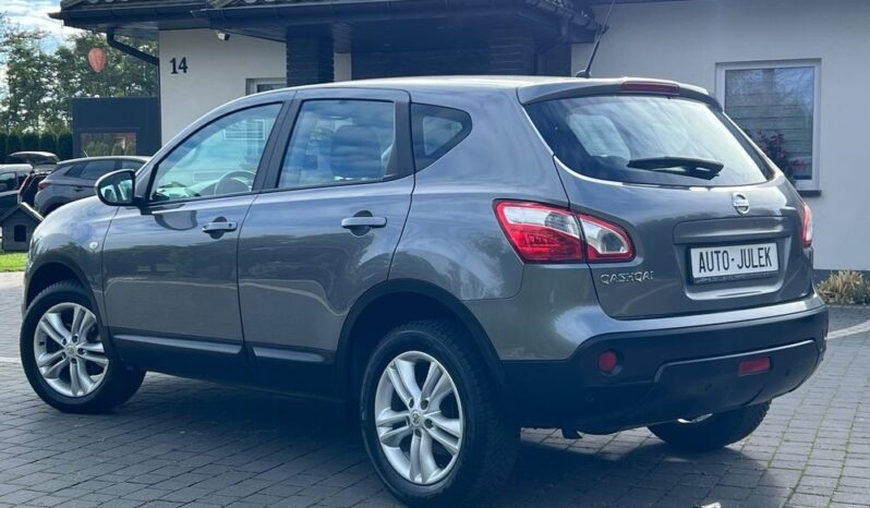 NISSAN   Qashqai     117 KM    Manualna    FWD (przód)    Szary full