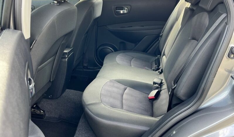 NISSAN   Qashqai     117 KM    Manualna    FWD (przód)    Szary full