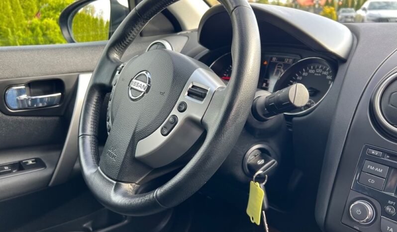 NISSAN   Qashqai     117 KM    Manualna    FWD (przód)    Szary full