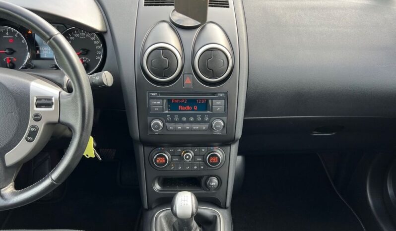 NISSAN   Qashqai     117 KM    Manualna    FWD (przód)    Szary full