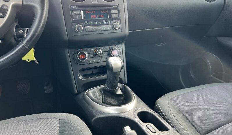 NISSAN   Qashqai     117 KM    Manualna    FWD (przód)    Szary full