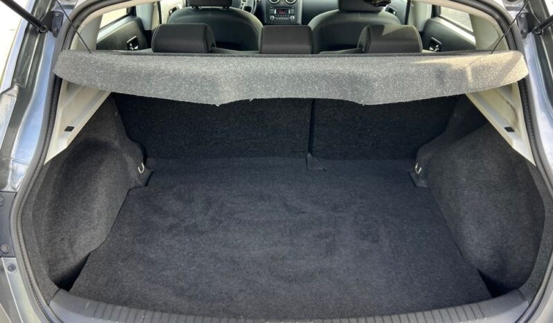 NISSAN   Qashqai     117 KM    Manualna    FWD (przód)    Szary full