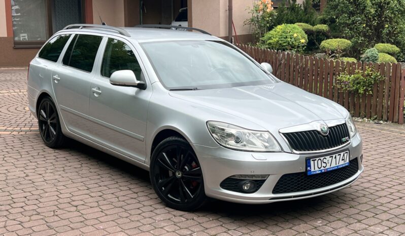 SKODA Octavia RS | FWD (przód) | Automatyczna | 200 KM | Srebrny