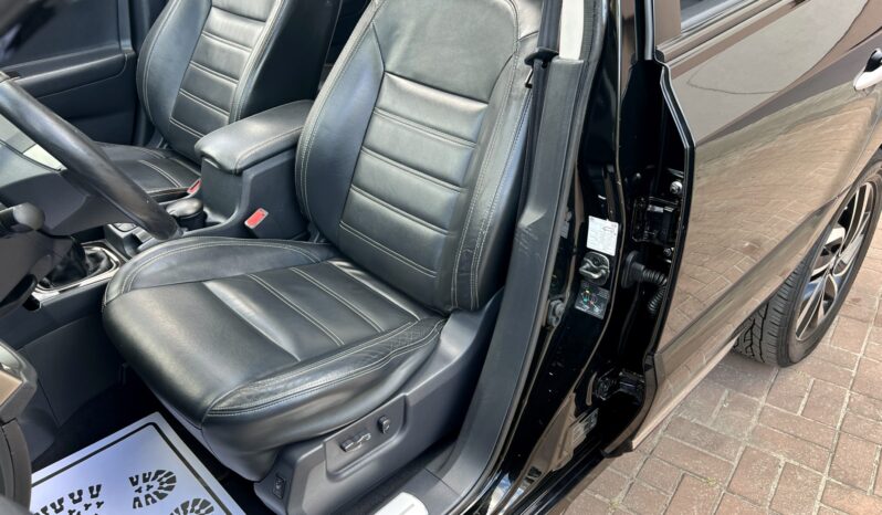 RENAULT Koleos  | 4×4 (doł. ręcznie) | Manualna | 150 KM | Czarny full