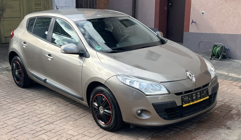 Renault Megane  | Fwd (Przód) | Manualna | 100 Km | Złoty