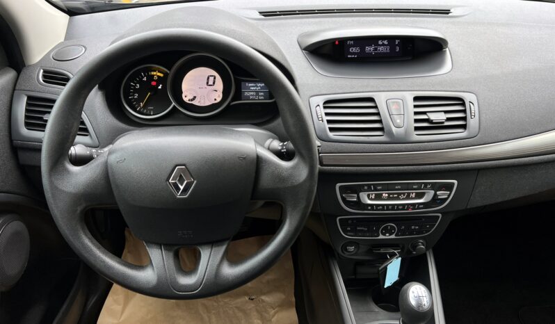 RENAULT Megane  | FWD (przód) | Manualna | 106 KM | Szary full
