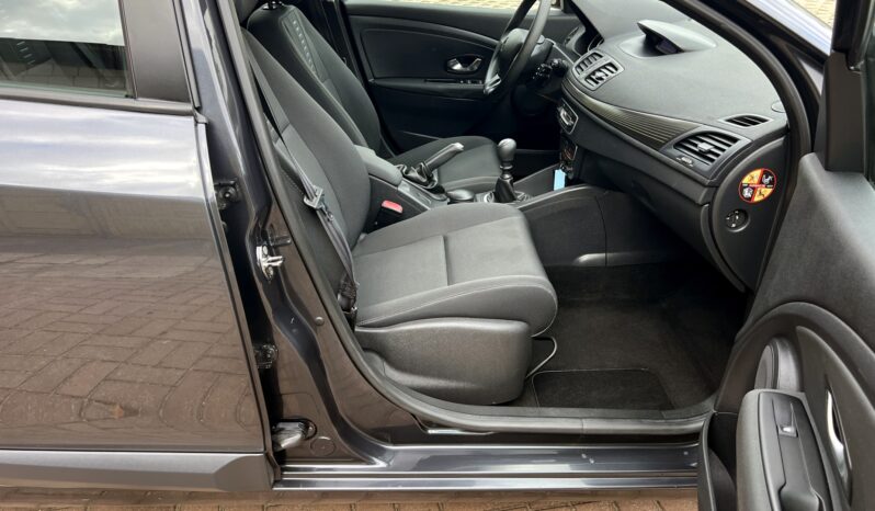 RENAULT Megane  | FWD (przód) | Manualna | 106 KM | Szary full