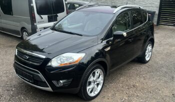 FORD Kuga  | 4×4 (doł. automatycznie) | Manualna | 200 KM | Czarny full