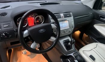 FORD Kuga  | 4×4 (doł. automatycznie) | Manualna | 200 KM | Czarny full