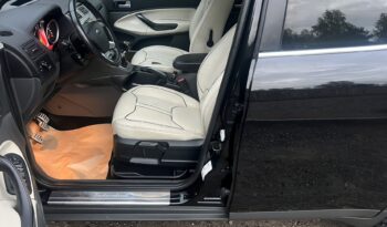 FORD Kuga  | 4×4 (doł. automatycznie) | Manualna | 200 KM | Czarny full