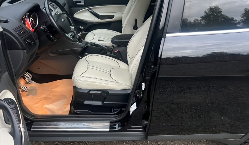 FORD Kuga  | 4×4 (doł. automatycznie) | Manualna | 200 KM | Czarny full