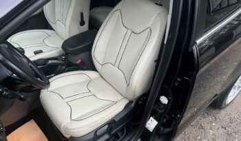 FORD Kuga  | 4×4 (doł. automatycznie) | Manualna | 200 KM | Czarny full
