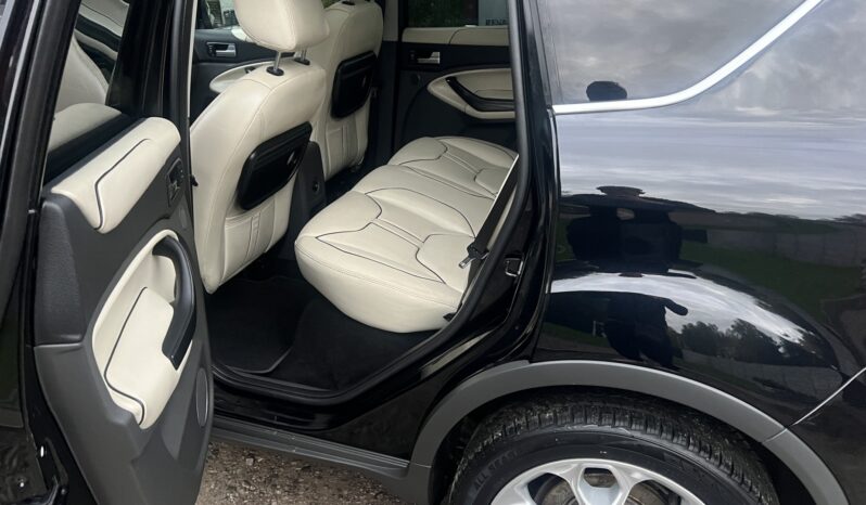 FORD Kuga  | 4×4 (doł. automatycznie) | Manualna | 200 KM | Czarny full