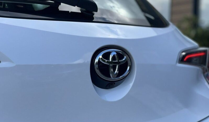 TOYOTA Corolla  | FWD (przód) | Manualna | 116 KM | Biały full