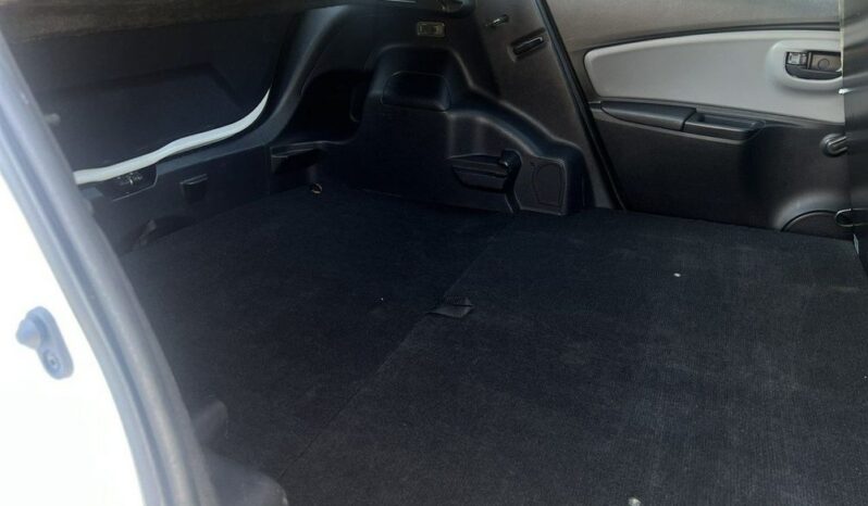 TOYOTA Yaris  | FWD (przód) | Manualna | 111 KM | Biały full