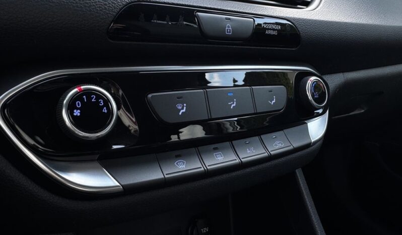 HYUNDAI I30  | FWD (przód) | Manualna | 115 KM | Biały full