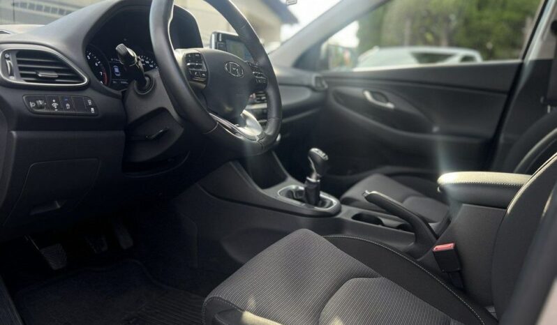 HYUNDAI I30  | FWD (przód) | Manualna | 120 KM | Srebrny full