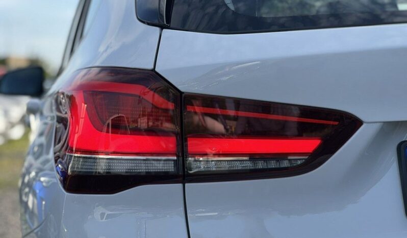 BMW X1  | 4×4 (stały) | Automatyczna | 190 KM | Biały full