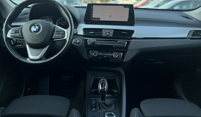 BMW X1  | 4×4 (stały) | Automatyczna | 190 KM | Biały full