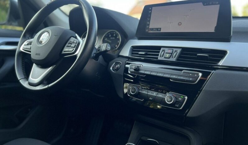 BMW X1  | 4×4 (stały) | Automatyczna | 190 KM | Biały full