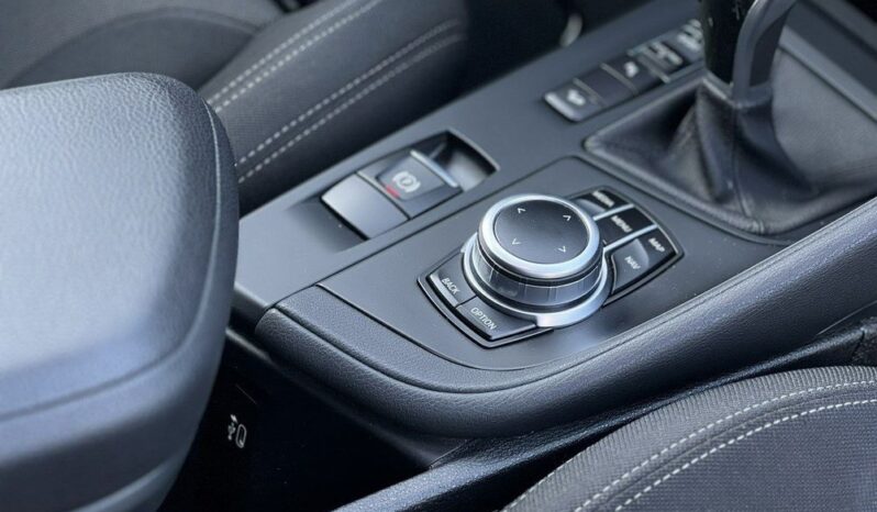 BMW X1  | 4×4 (stały) | Automatyczna | 190 KM | Biały full